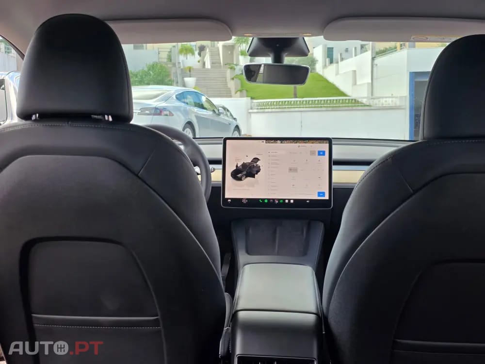 Tesla Model Y RWD