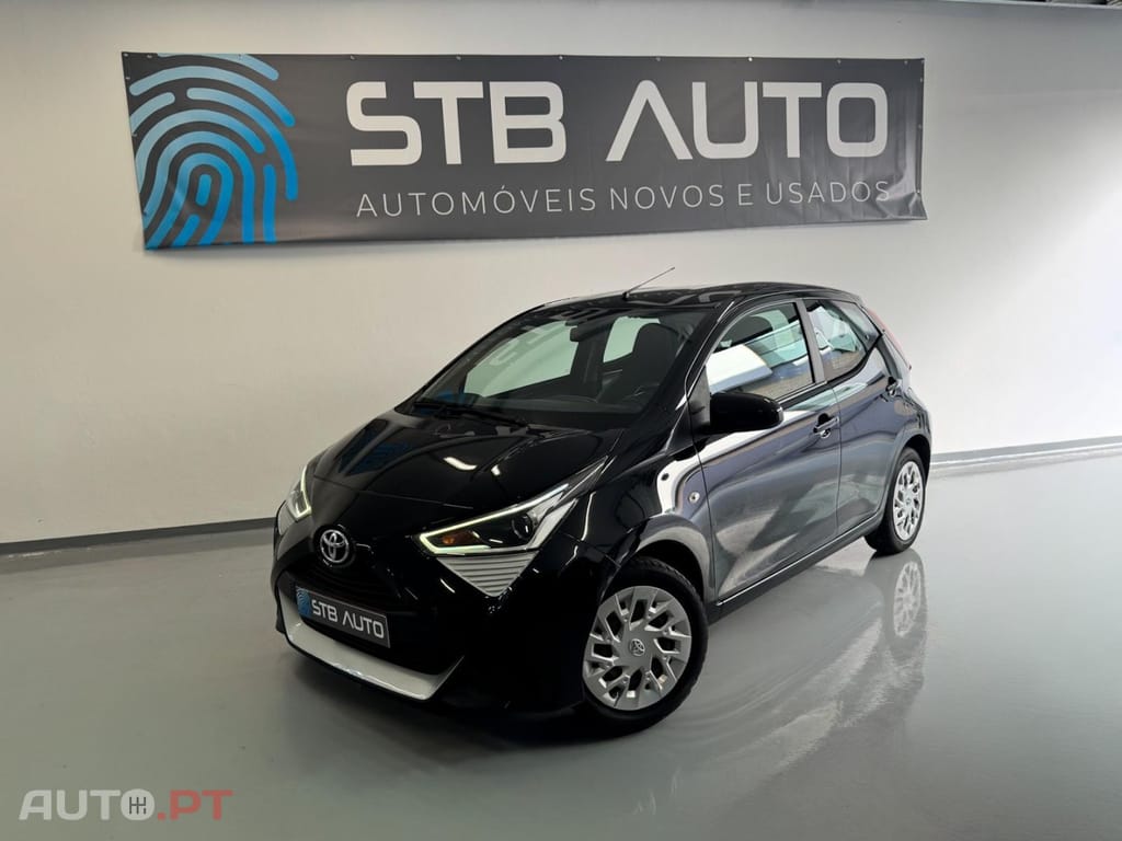 Toyota Aygo 1.0 X-Play Plus