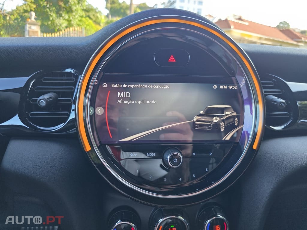 MINI Cooper John Cooper Works Auto Desportiva