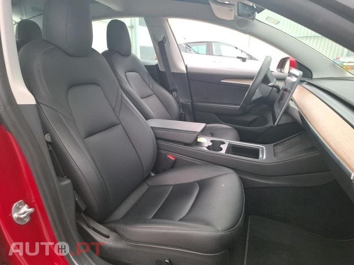 Tesla Model 3 Standard Range Plus RWD