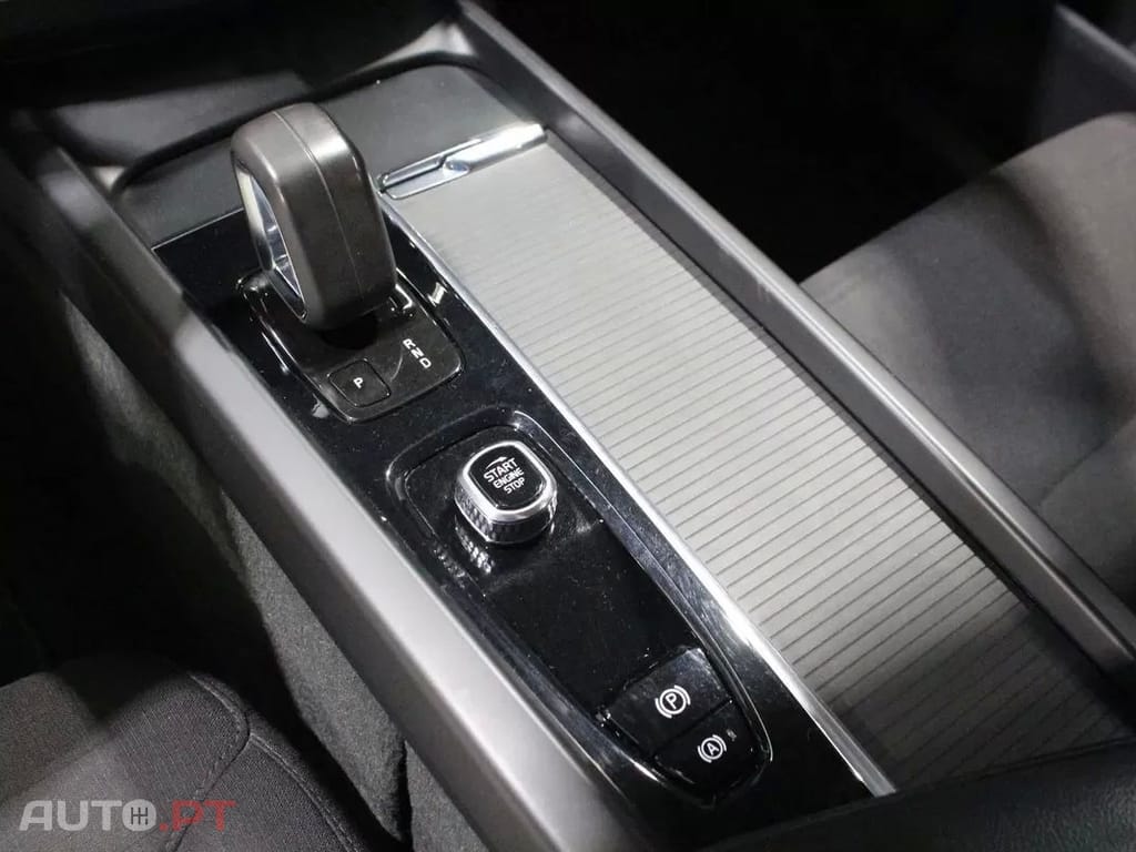 Volvo XC60 2.0 B4 Momentum