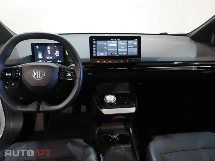 MG MG4 64 kWh Luxury