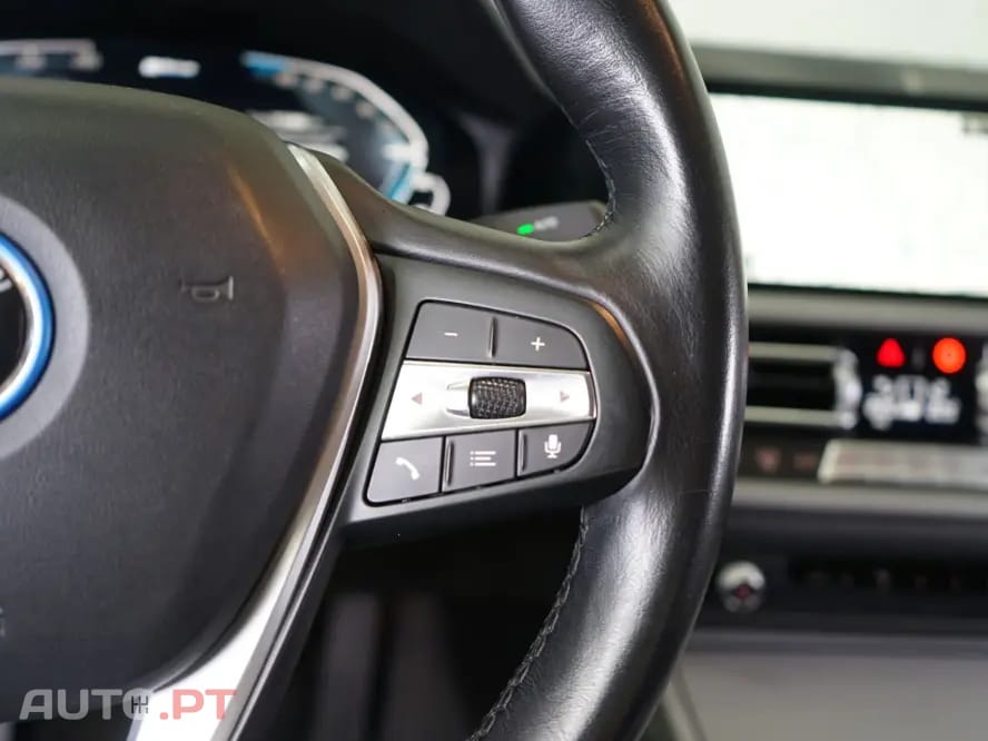 BMW 330 e Aut. Sport Line