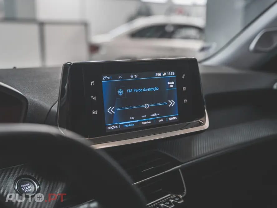 Peugeot 2008 1.2 PureTech Allure