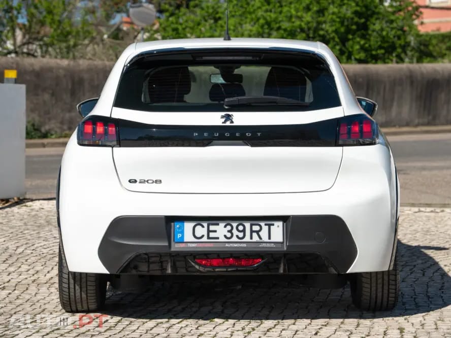 Peugeot E-208 50 kWh Active