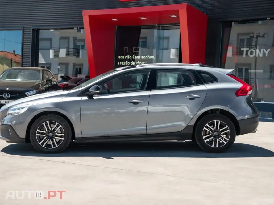 Volvo V40 Cross Country 2.0 D3 Momentum