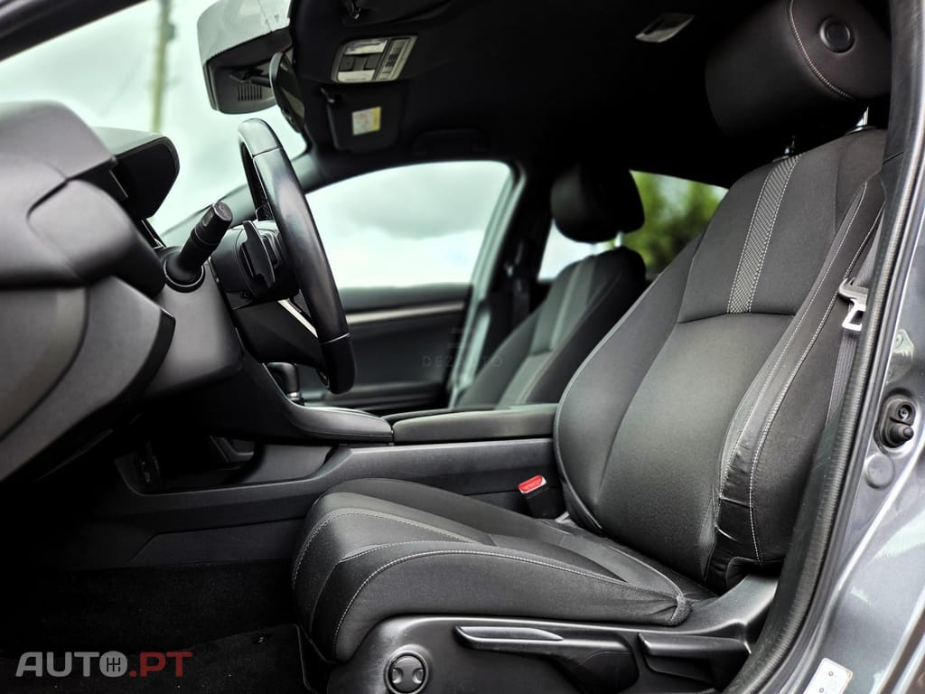 Honda Civic 1.0 i-VTEC Elegance Navi CVT