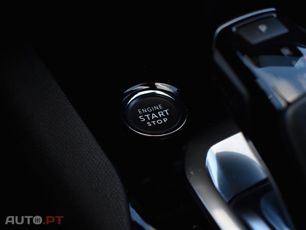 Peugeot 3008 1.6 Hybrid Allure Pack e-EAT8