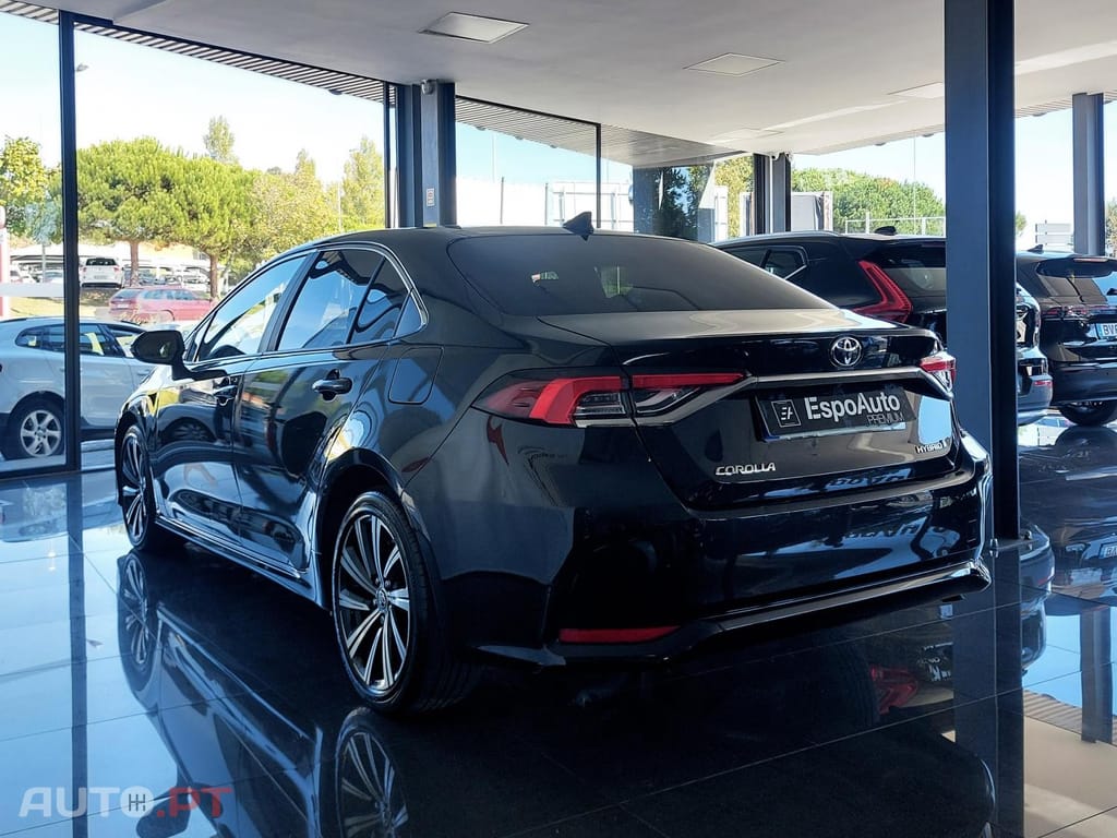 Toyota Corolla 1.8 Hybrid Exclusive
