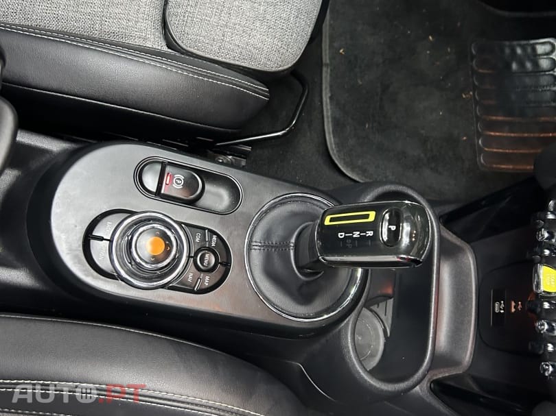 MINI Cooper Cooper SE