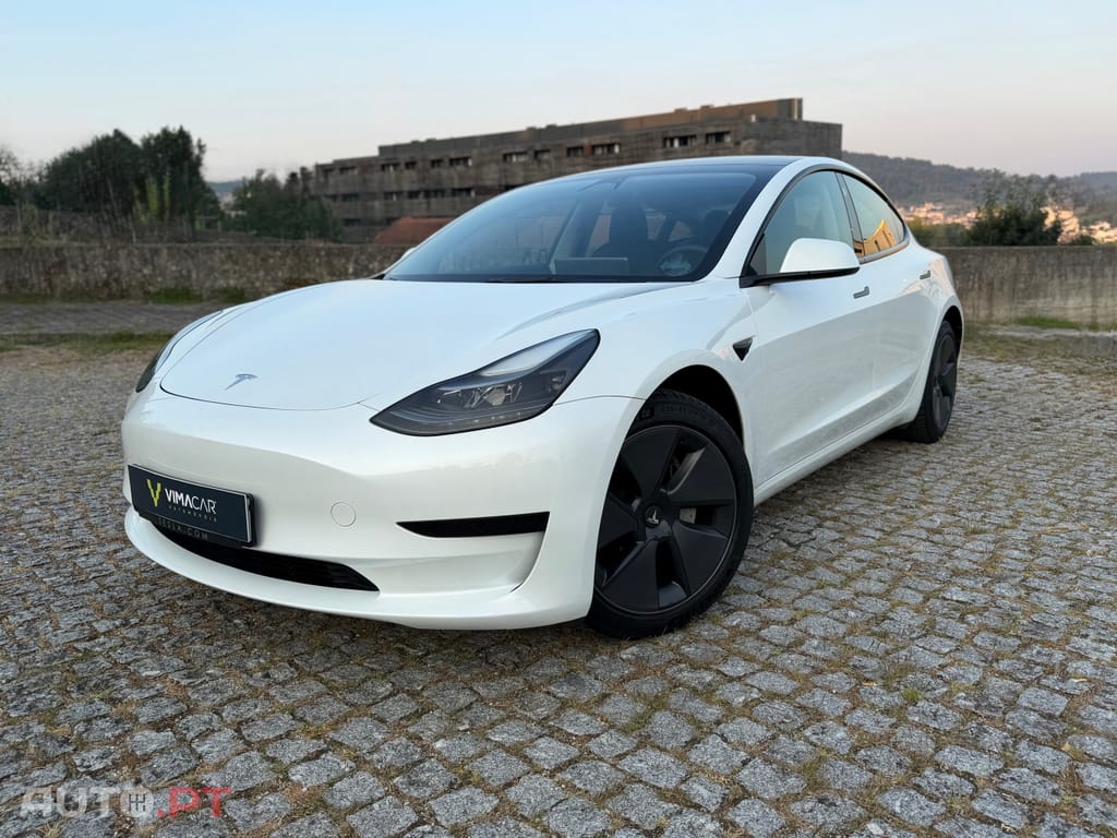 Tesla Model 3 RWD
