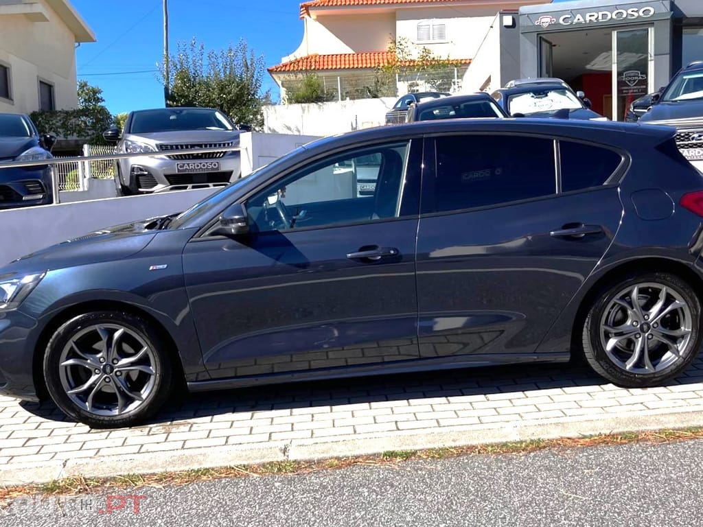 Ford Focus 1.0 EcoBoost Hybrid ST-LINE