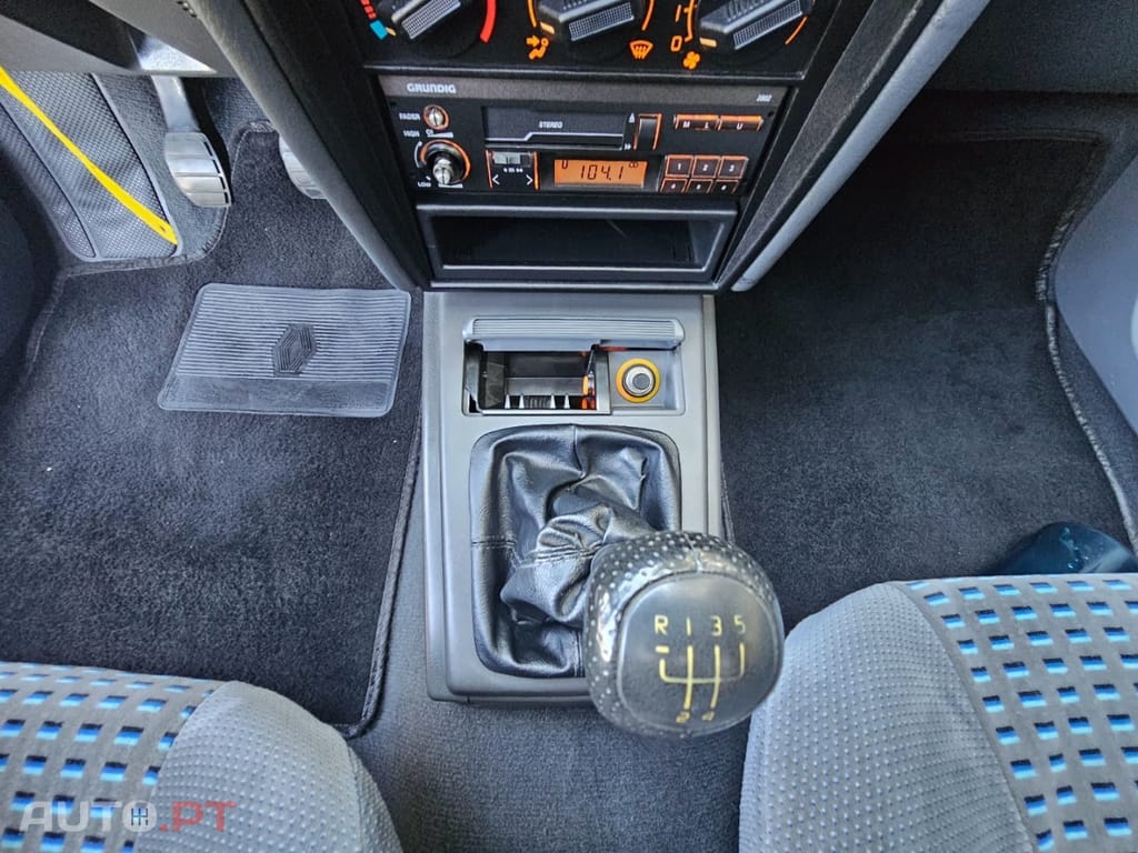 Renault 21 GTS
