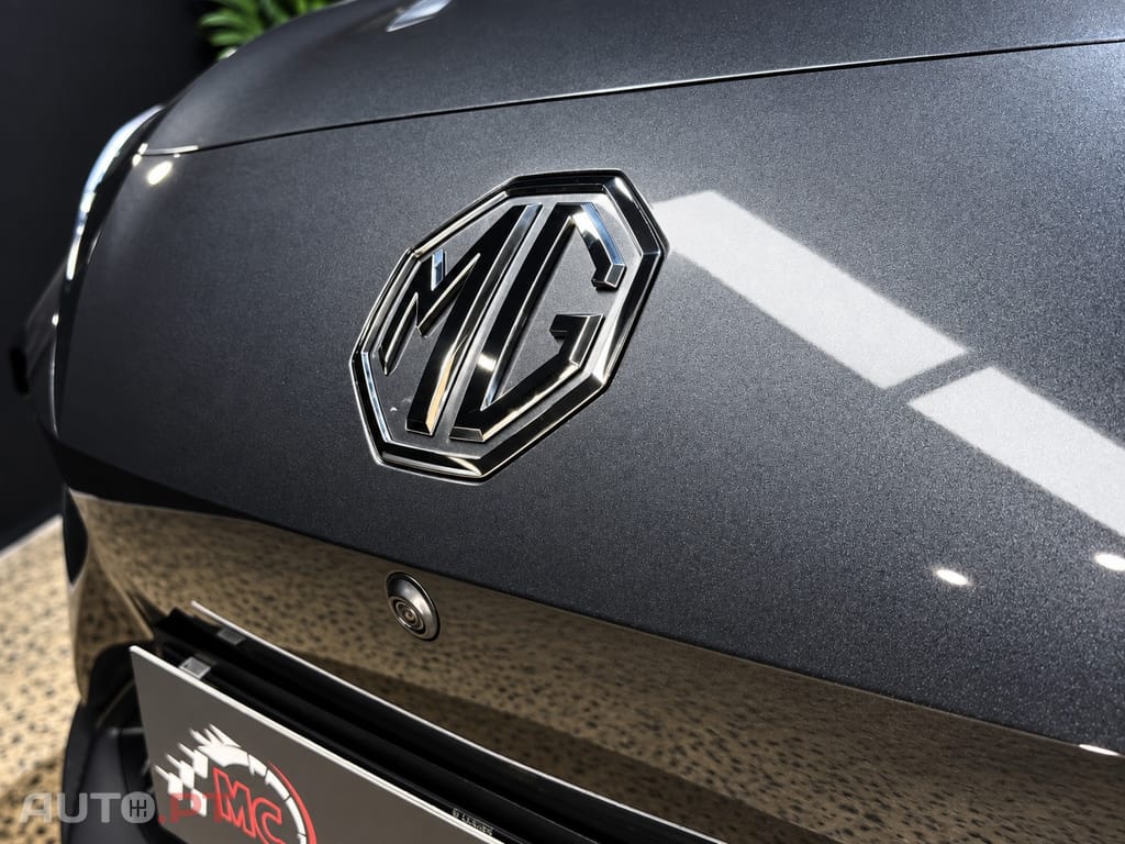 MG MG4 64 kWh Luxury