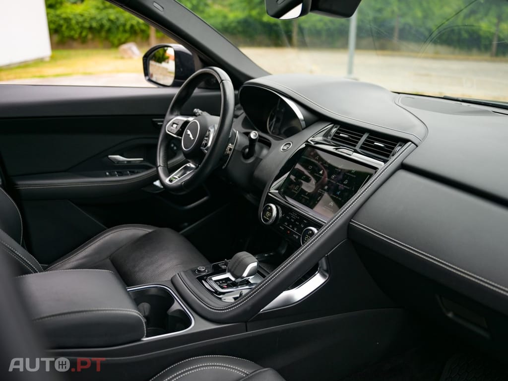 Jaguar E-Pace 1.5 P300e R-Dynamic SE AWD Aut.