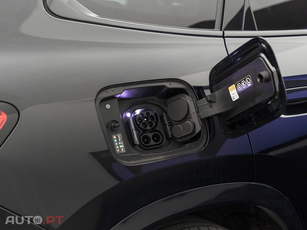 BMW iX1 eDrive20 Pack Desportivo M