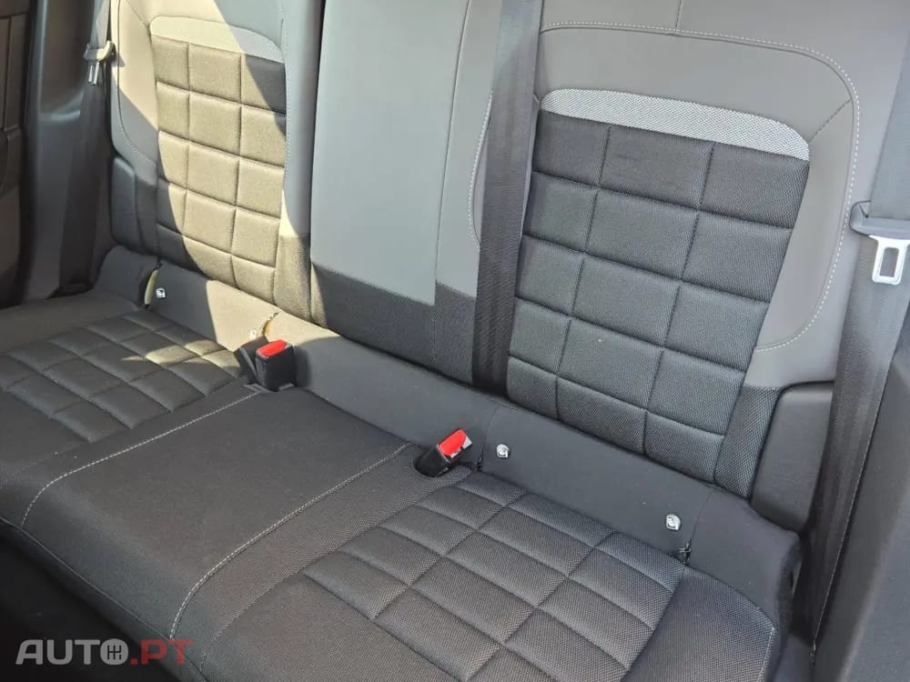 Citroën e-C4 136 PLUS — fotografia 25