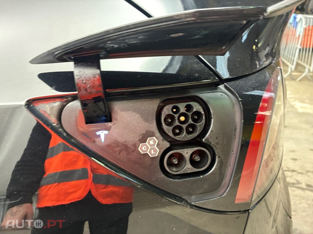 Tesla Model Y Performence Dual Motor AWD