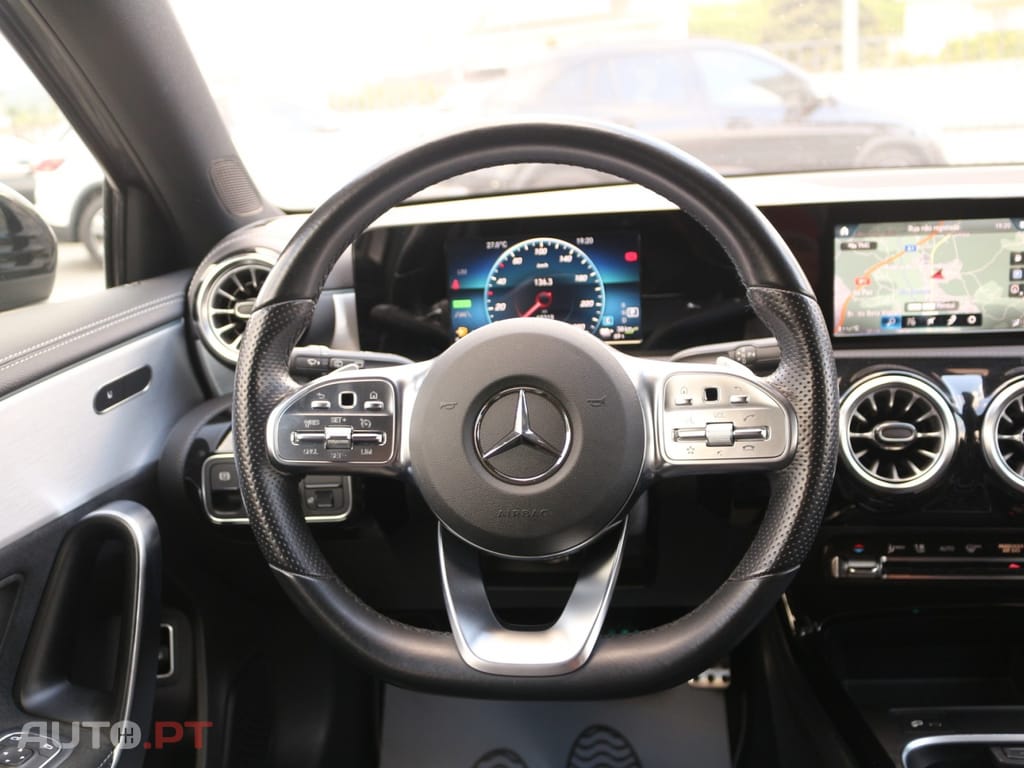 Mercedes-Benz A 250 e AMG Line