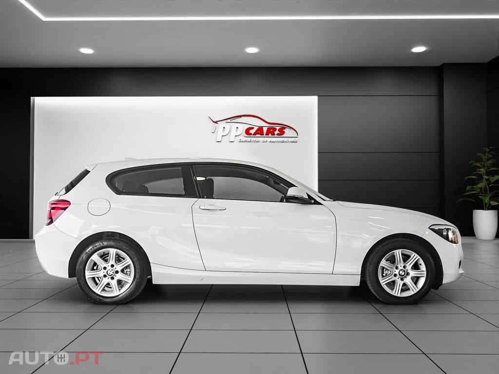 BMW 114 i — fotografia 17