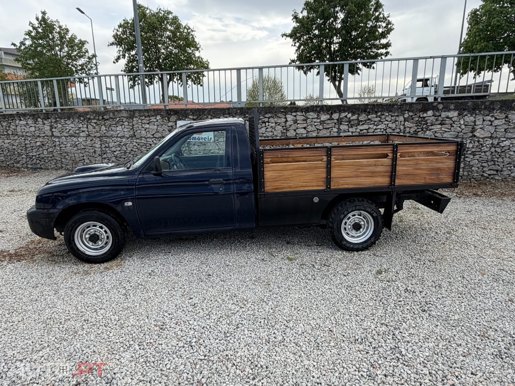 Mitsubishi L200 2.5TD Cab. Simples 3LUG Nacional