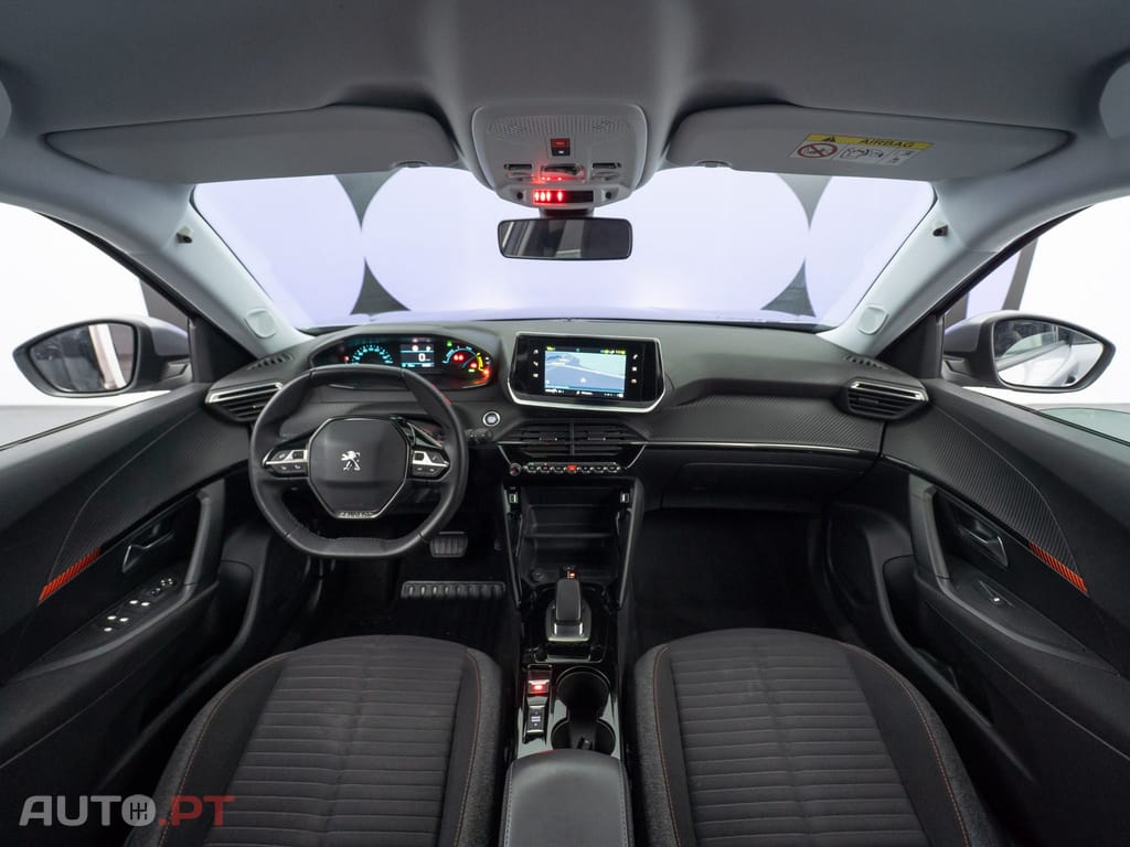 Peugeot E-2008 50 kWh Active Pack