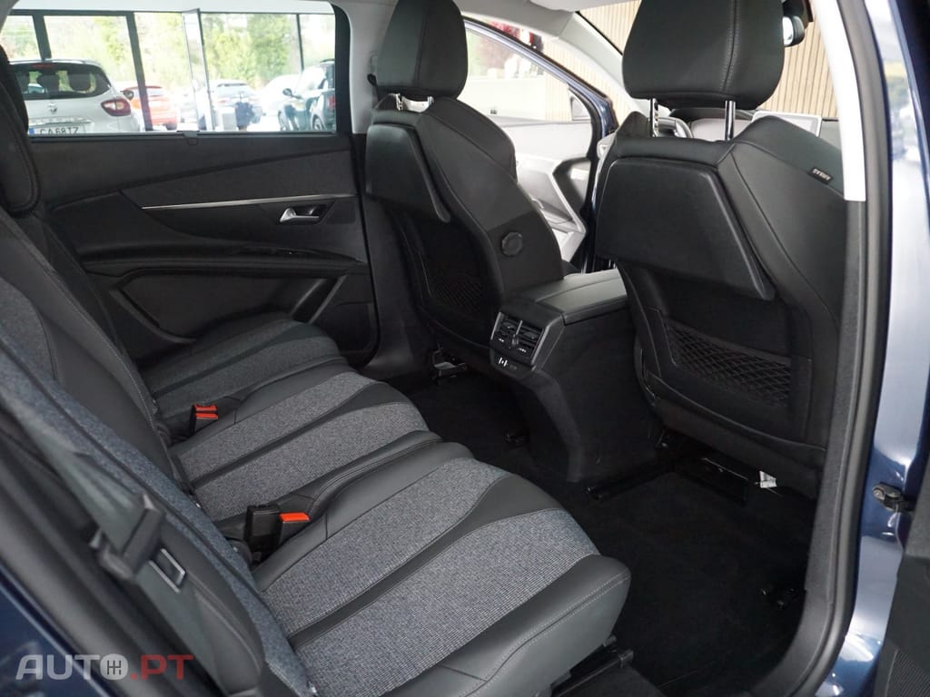 Peugeot 5008 1.2 PureTech Allure EAT8