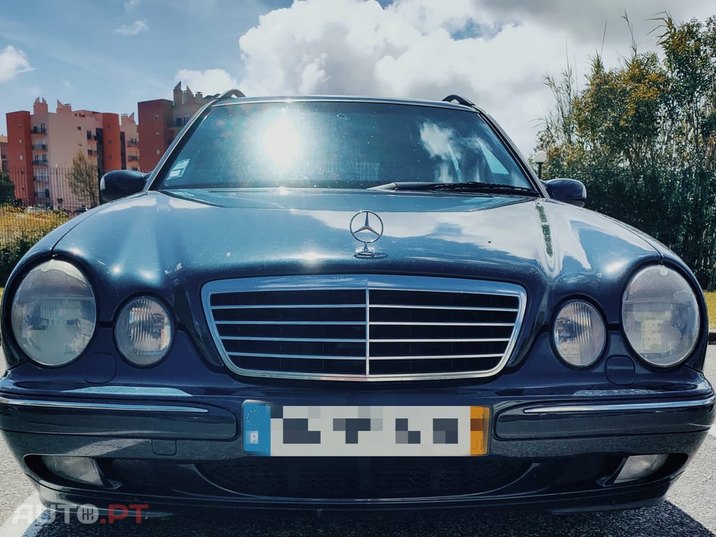 Mercedes-Benz 320 Avantagard