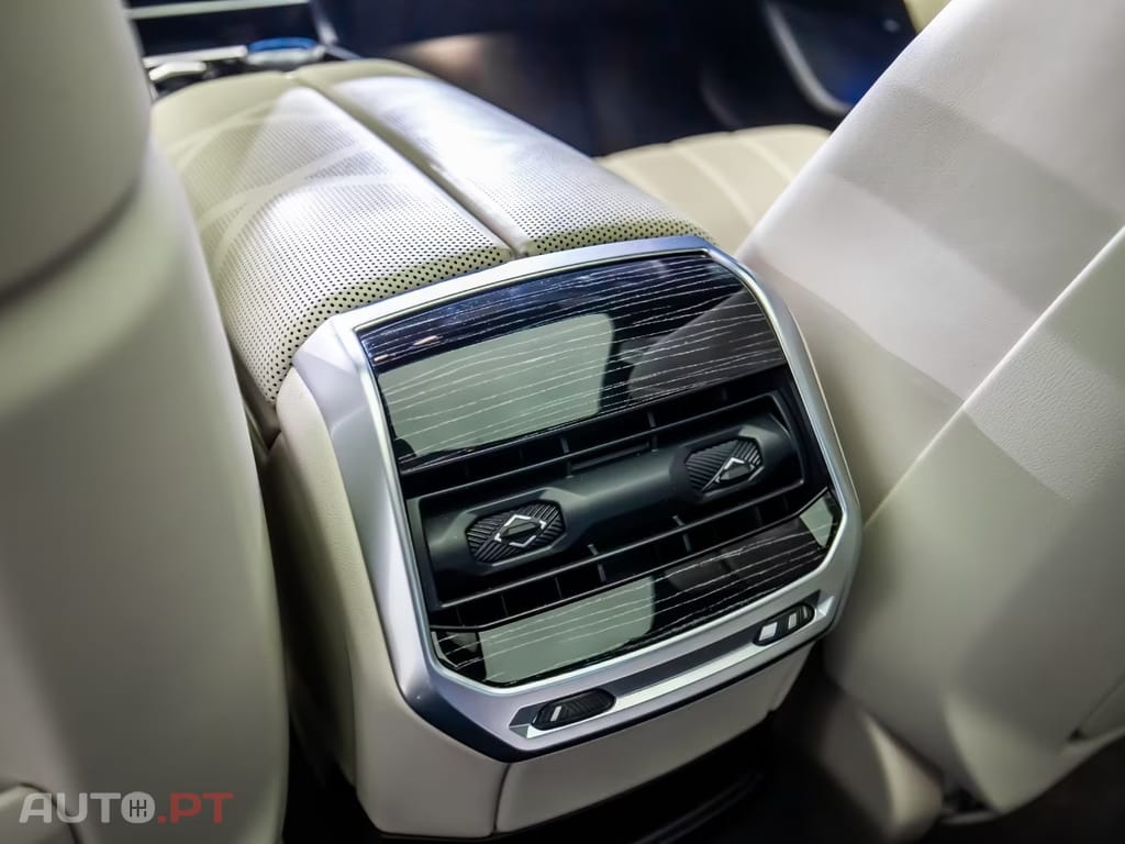 BMW 750 e xDrive M Sport