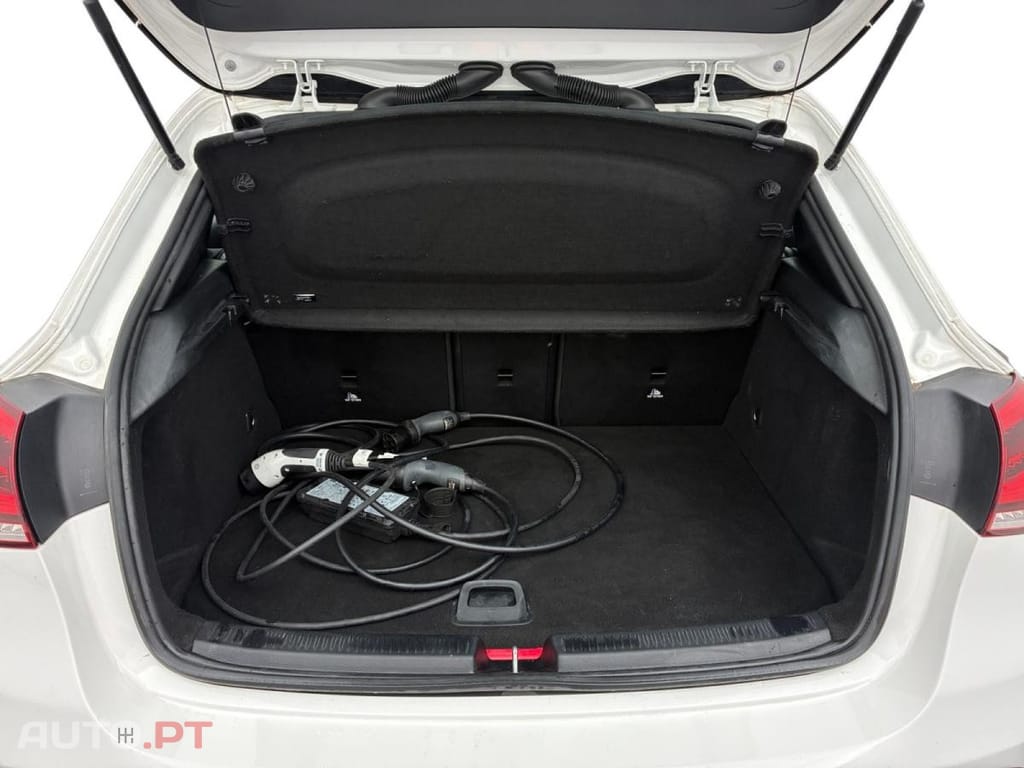 Mercedes-Benz A 250 e 8G-DCT