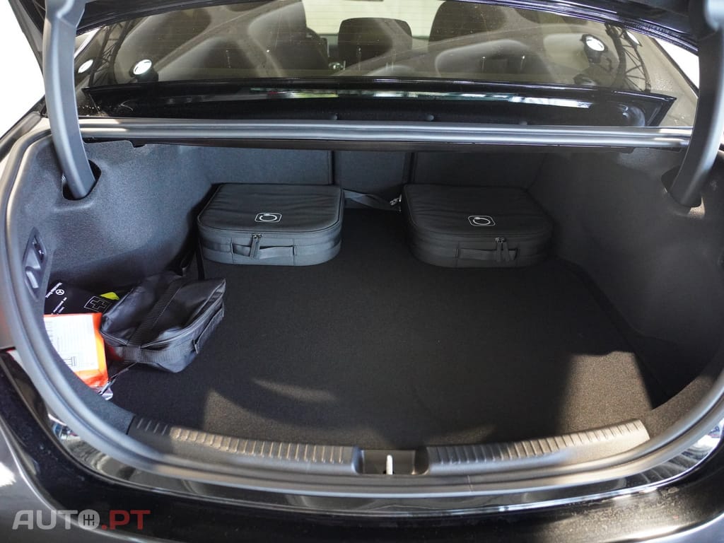 Mercedes-Benz C 300 e AMG Line