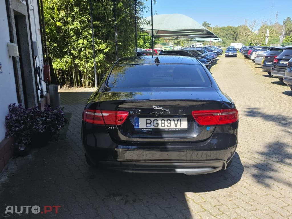 Jaguar XE E-Performance Pure
