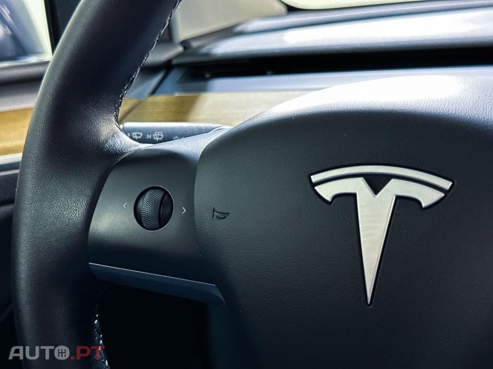 Tesla Model Y Long Range Dual Motor AWD