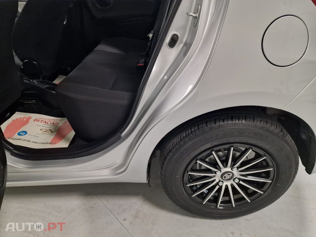 Toyota Yaris 1.0 VVT-I ACTIVE