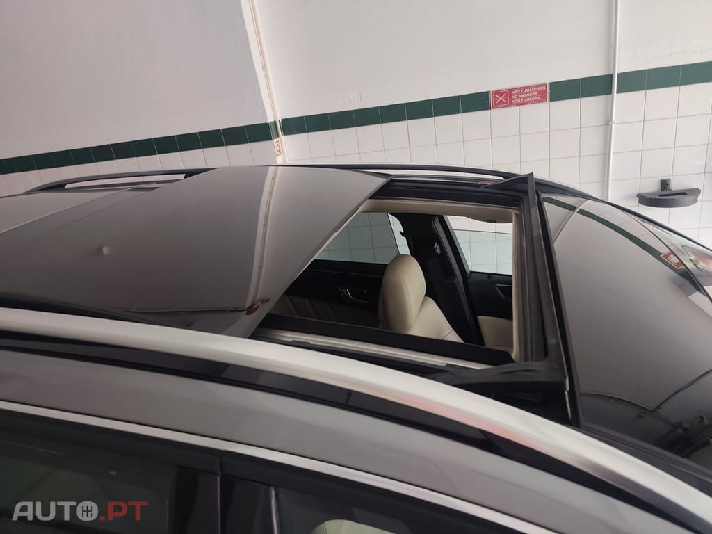 Mercedes-Benz E 250 BlueTEC Avantgarde Auto.