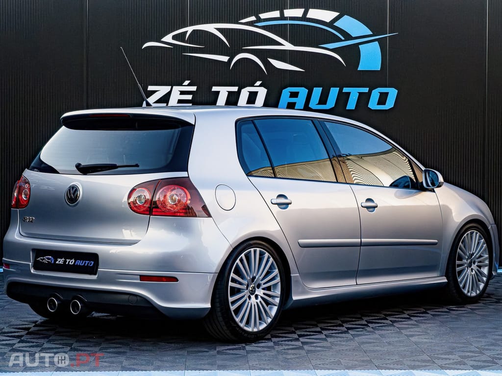 Volkswagen Golf 3.2 R32 4Motion