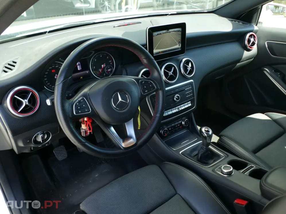 Mercedes-Benz A 180 d AMG Line