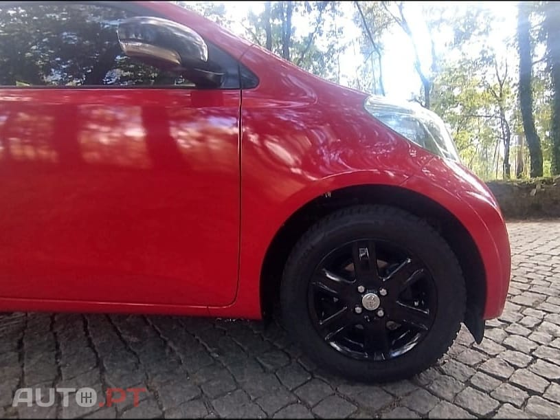 Toyota iQ 1.0 +