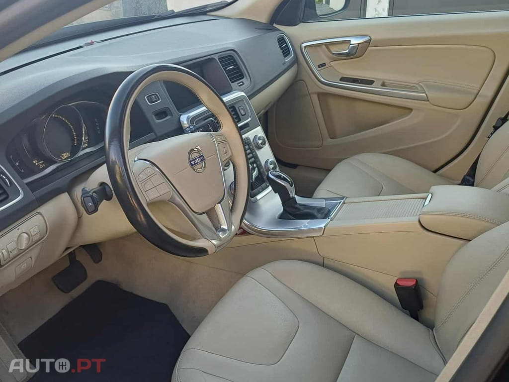 Volvo V60 2.0 D5 225cv Summum Geartronic 8vel