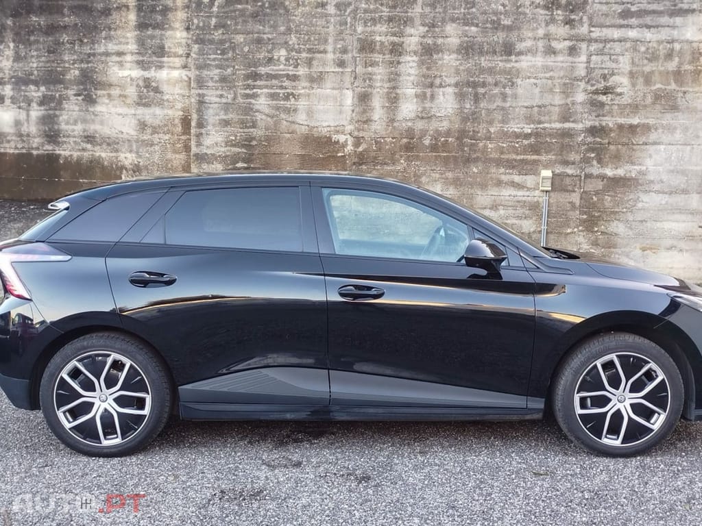 MG MG4 64 kWh Luxury