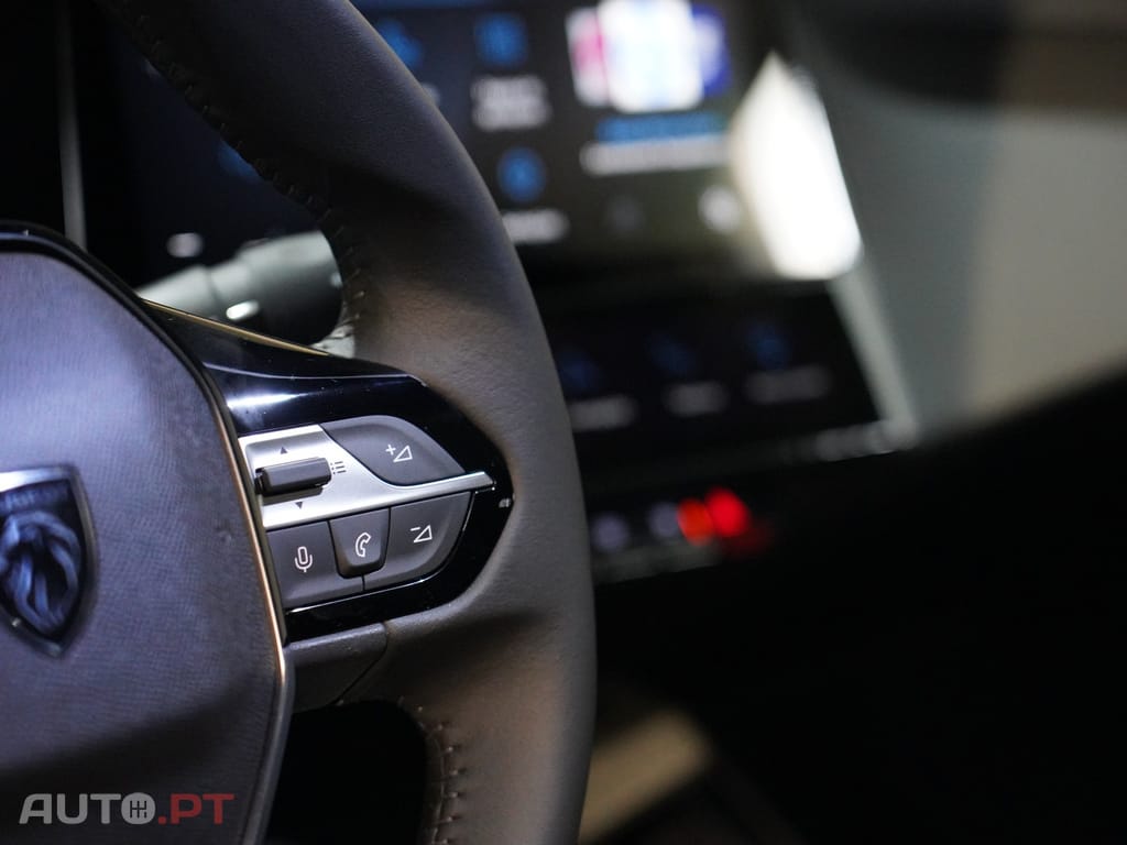 Peugeot 408 1.2 PureTech Allure EAT8