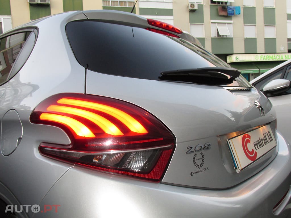 Peugeot 208 1.6 BlueHDi Style