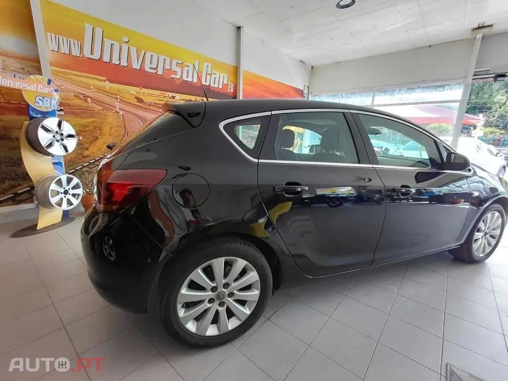 Opel Astra 1.7 CDTi Edition — fotografia 3