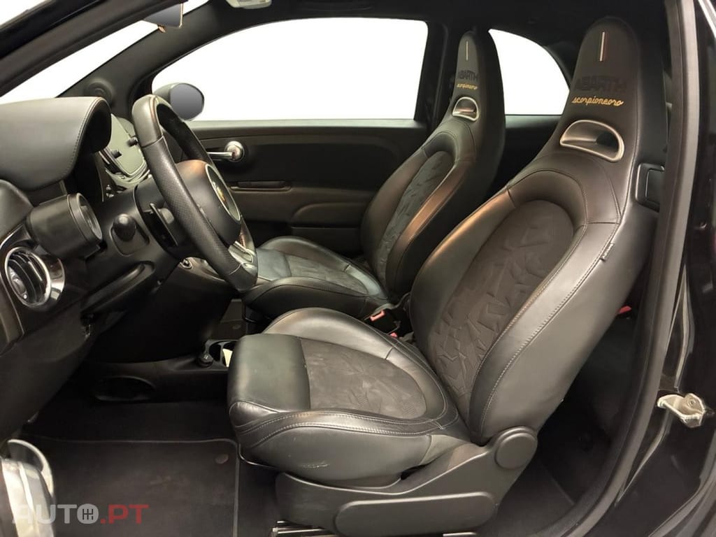 Abarth 595C 1.4 T-Jet Scorpioneoro