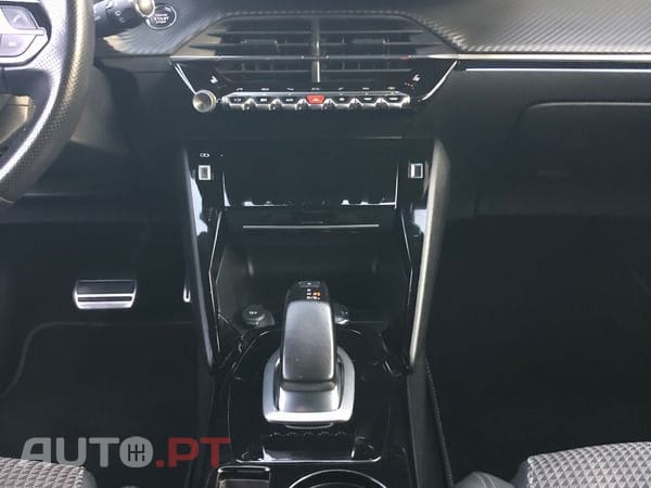 Peugeot E-2008 50 kWh GT