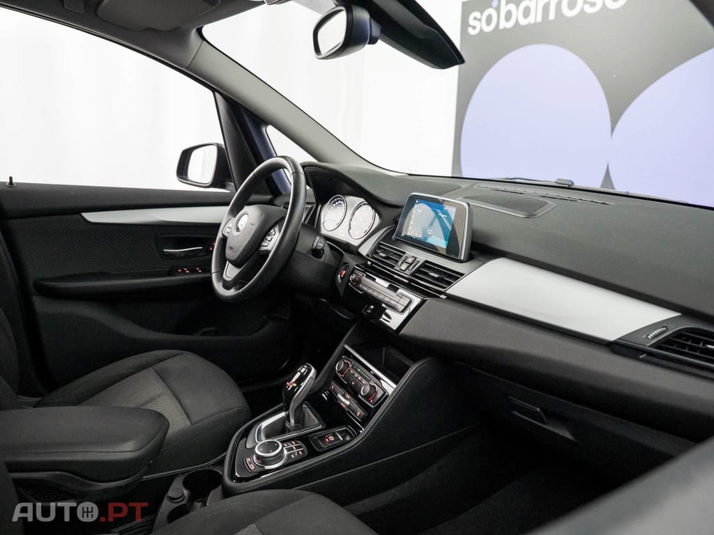 BMW 216 d Auto