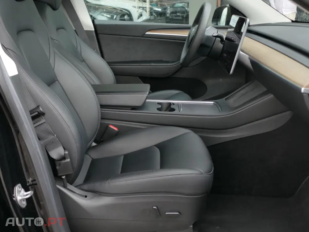 Tesla Model Y Long Range Tração Integral