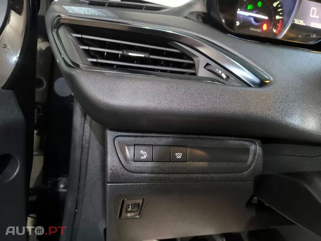 Peugeot 208  Puretech 82 Start Stop Style