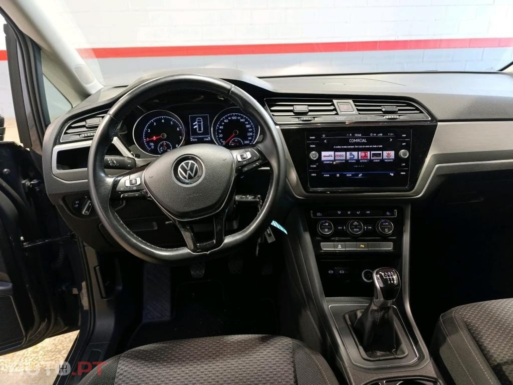 Volkswagen Touran 1.5 TSI Confortline