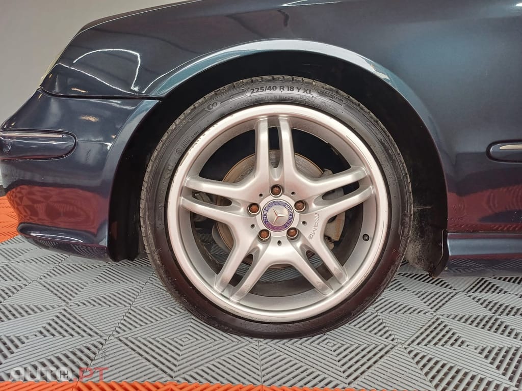 Mercedes-Benz CLK 270 Outro
